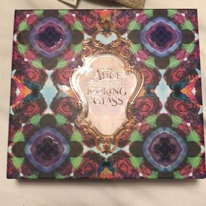 Alice through the looking glass palette